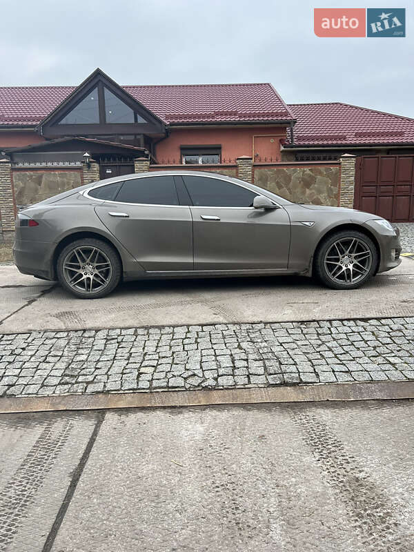 Ліфтбек Tesla Model S 2016 в Харкові фото 9 Ліфтбек Tesla Model S 2016 в Харкові