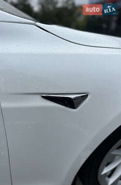 Лифтбек Tesla Model S 2016 в 
