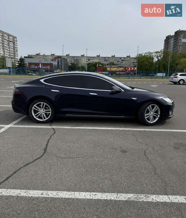 Лифтбек Tesla Model S 2014 в Киеве