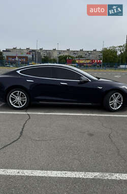 Лифтбек Tesla Model S 2014 в 