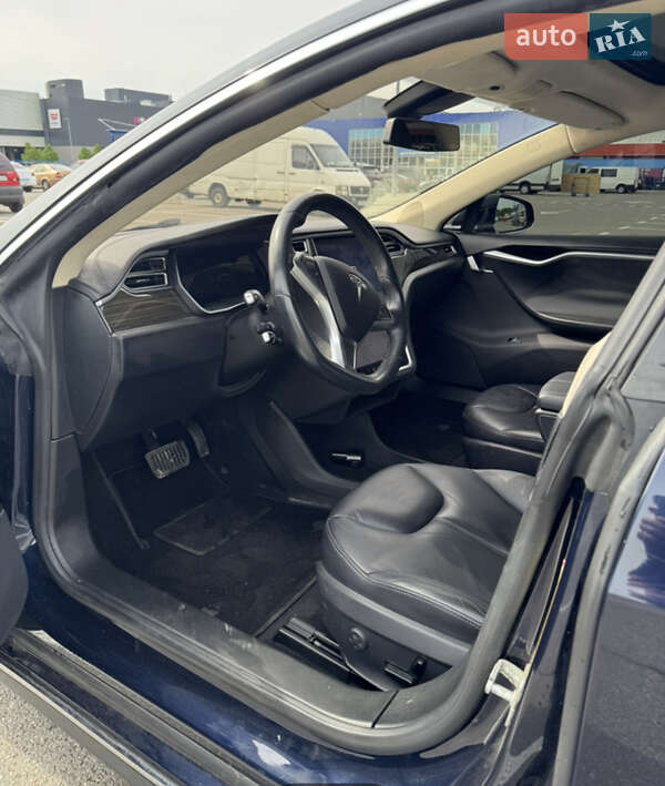 Лифтбек Tesla Model S 2014 в Киеве