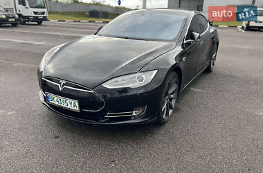Ліфтбек Tesla Model S 2015 в 