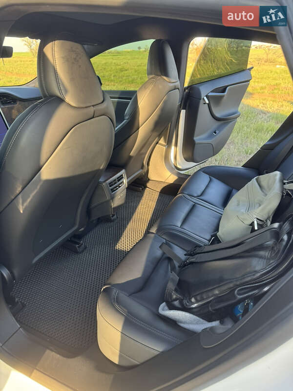 Лифтбек Tesla Model S 2020 в Одессе