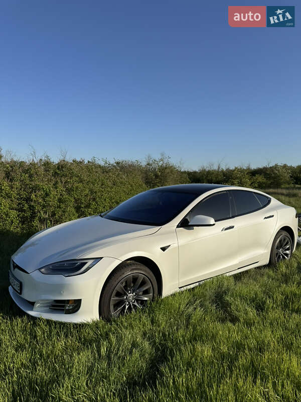 Лифтбек Tesla Model S 2020 в Одессе