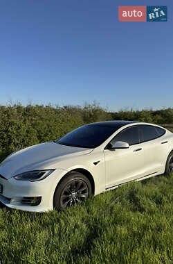 Ліфтбек Tesla Model S 2020 в 