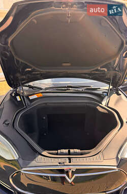 Лифтбек Tesla Model S 2013 в 