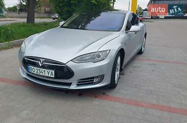Лифтбек Tesla Model S 2014 в 
