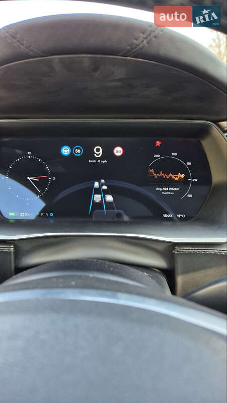 Лифтбек Tesla Model S 2017 в Львове