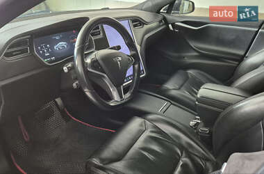 Лифтбек Tesla Model S 2017 в 