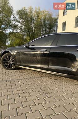 Лифтбек Tesla Model S 2014 в 
