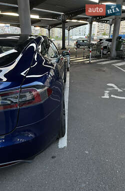 Лифтбек Tesla Model S 2015 в 