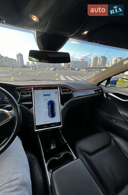 Лифтбек Tesla Model S 2015 в 