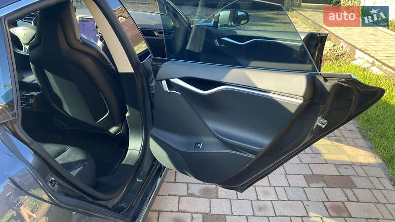 Ліфтбек Tesla Model S 2015 в Вінниці фото 22 Ліфтбек Tesla Model S 2015 в Вінниці