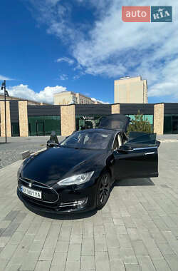 Лифтбек Tesla Model S 2014 в 