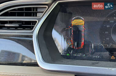 Ліфтбек Tesla Model S 2013 в 