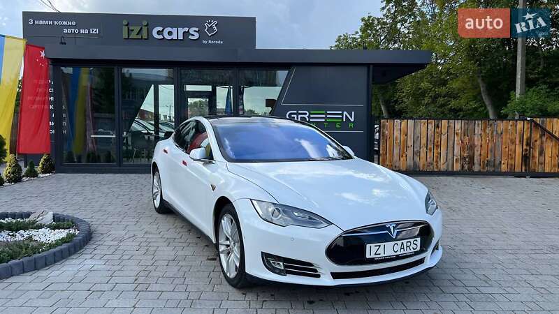 Лифтбек Tesla Model S 2016 в 