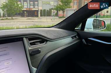 Лифтбек Tesla Model S 2016 в 