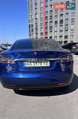 Лифтбек Tesla Model S 2017 в 