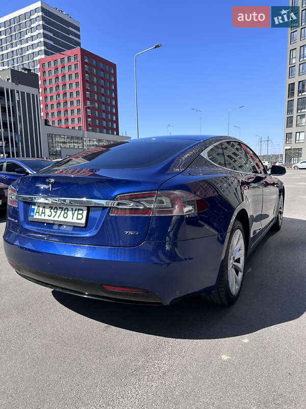 Лифтбек Tesla Model S 2017 в Киеве