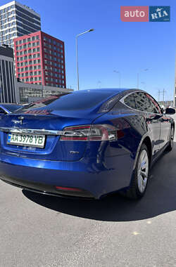Лифтбек Tesla Model S 2017 в 