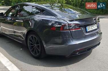 Лифтбек Tesla Model S 2021 в 