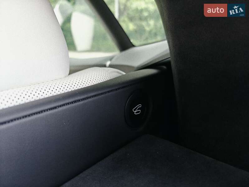 Лифтбек Tesla Model S 2021 в Киеве фото 24 Лифтбек Tesla Model S 2021 в Киеве