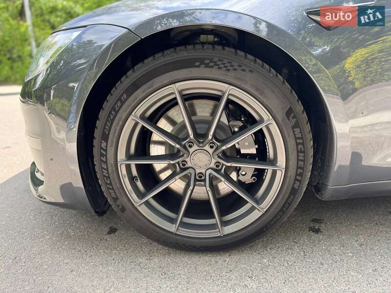 Лифтбек Tesla Model S 2021 в Киеве фото 33 Лифтбек Tesla Model S 2021 в Киеве