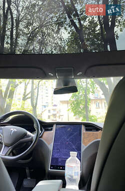 Лифтбек Tesla Model S 2019 в 