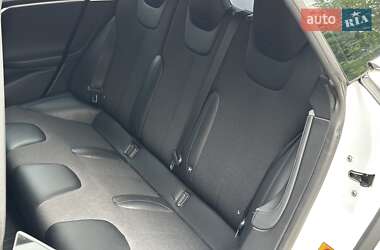 Ліфтбек Tesla Model S 2015 в 
