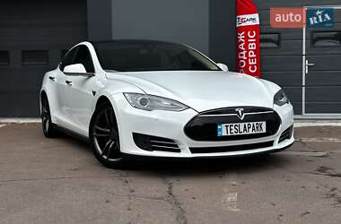 Ліфтбек Tesla Model S 2015 в 