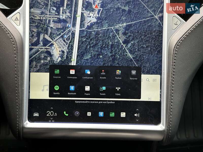 Лифтбек Tesla Model S 2015 в Киеве