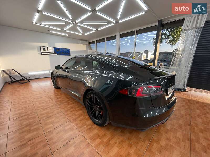 Лифтбек Tesla Model S 2014 в Киеве фото 9 Лифтбек Tesla Model S 2014 в Киеве