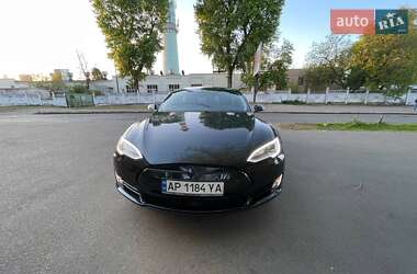 Лифтбек Tesla Model S 2014 в 