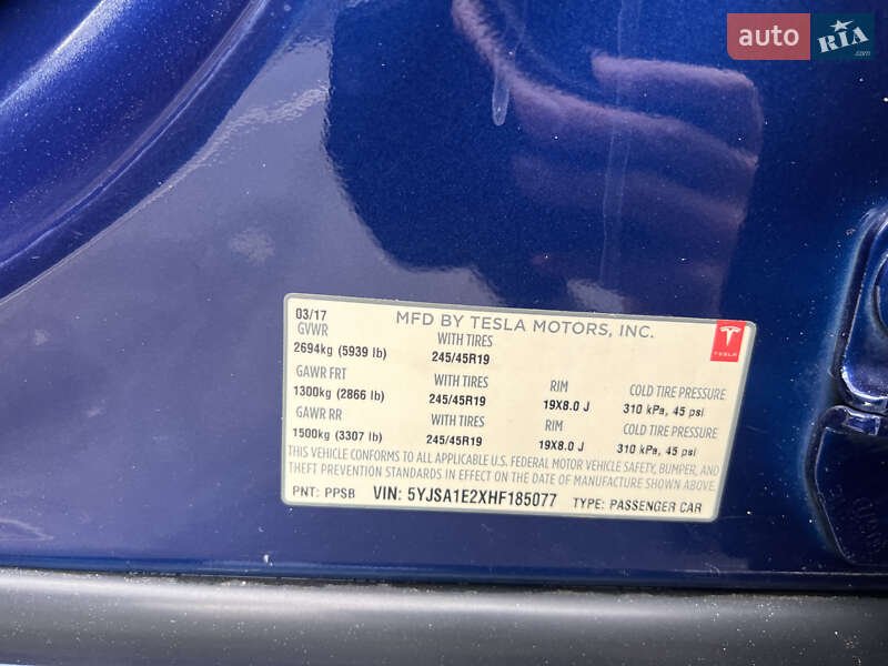 Ліфтбек Tesla Model S 2017 в Дніпрі