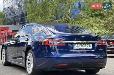 Ліфтбек Tesla Model S 2017 в 