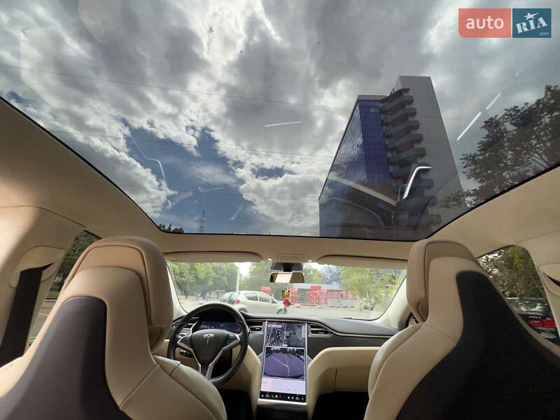 Ліфтбек Tesla Model S 2017 в Дніпрі