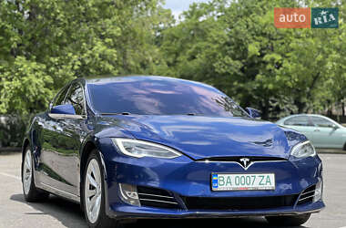 Ліфтбек Tesla Model S 2017 в 