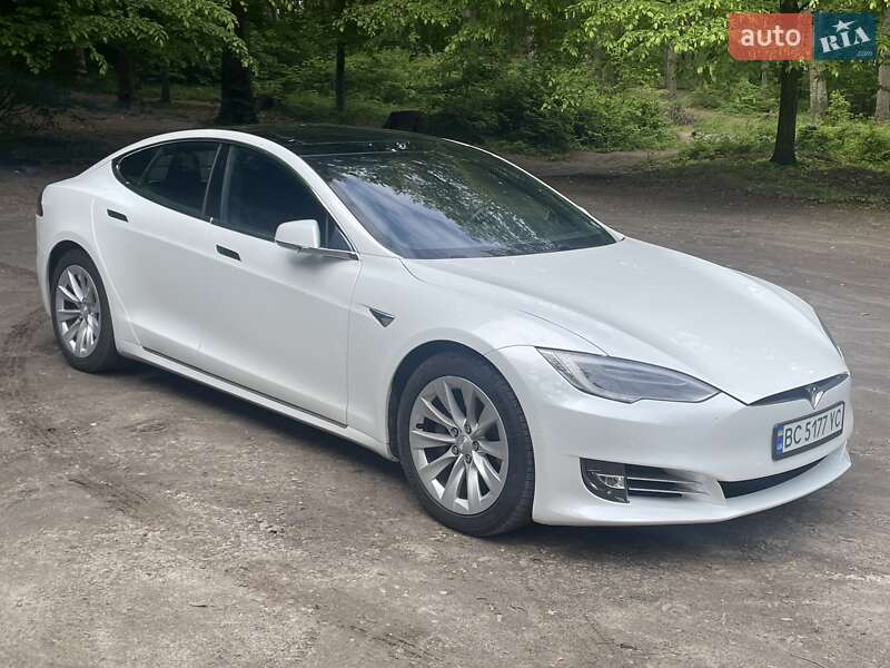 Лифтбек Tesla Model S 2017 в Львове фото 3 Лифтбек Tesla Model S 2017 в Львове