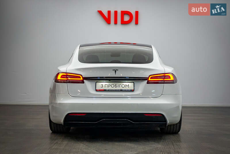 Седан Tesla Model S 2022 в Киеве