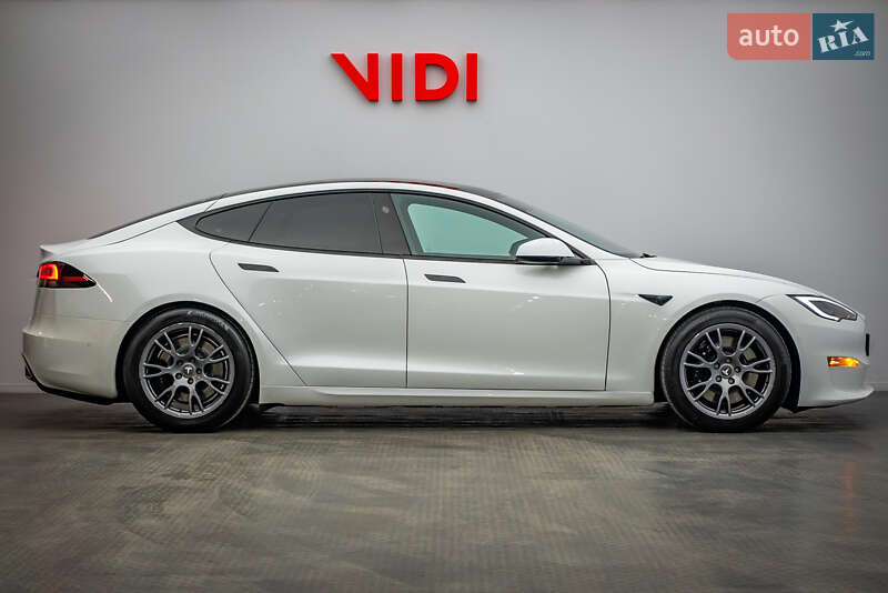Седан Tesla Model S 2022 в Киеве