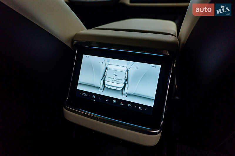 Седан Tesla Model S 2022 в Киеве