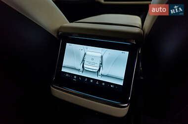 Лифтбек Tesla Model S 2022 в 