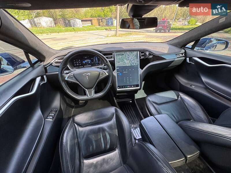 Лифтбек Tesla Model S 2016 в Запорожье