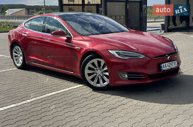 Лифтбек Tesla Model S 2016 в Киеве