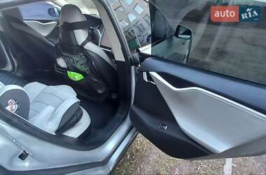 Лифтбек Tesla Model S 2015 в Львове