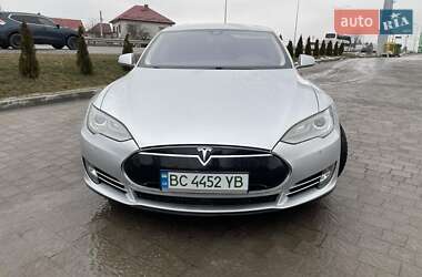 Лифтбек Tesla Model S 2015 в Львове