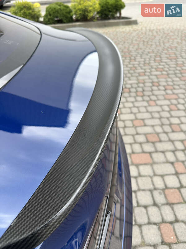 Лифтбек Tesla Model S 2016 в Львове