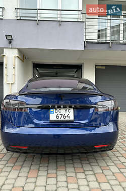 Лифтбек Tesla Model S 2016 в 