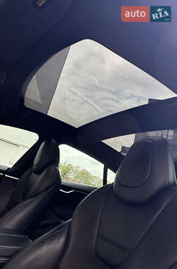 Лифтбек Tesla Model S 2016 в 