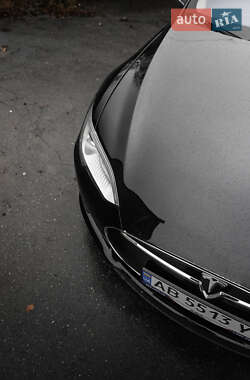 Ліфтбек Tesla Model S 2013 в 